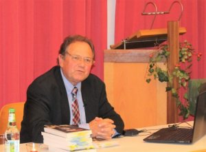 Krimi schreibender Theologe