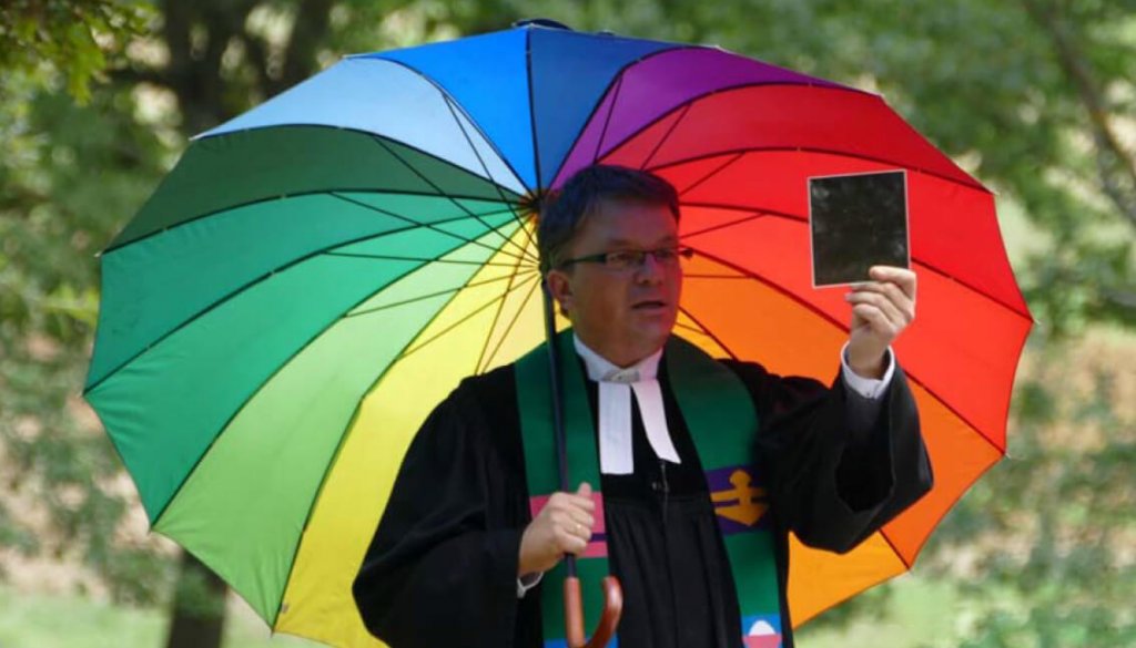 Albrecht Kessel hält Gottensdienst