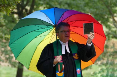 Albrecht Kessel hält Gottensdienst